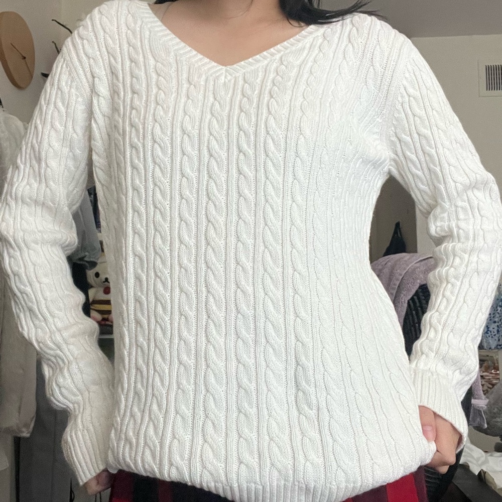 Croft and Barrow Oversized Small V Neck White Cable Sweater